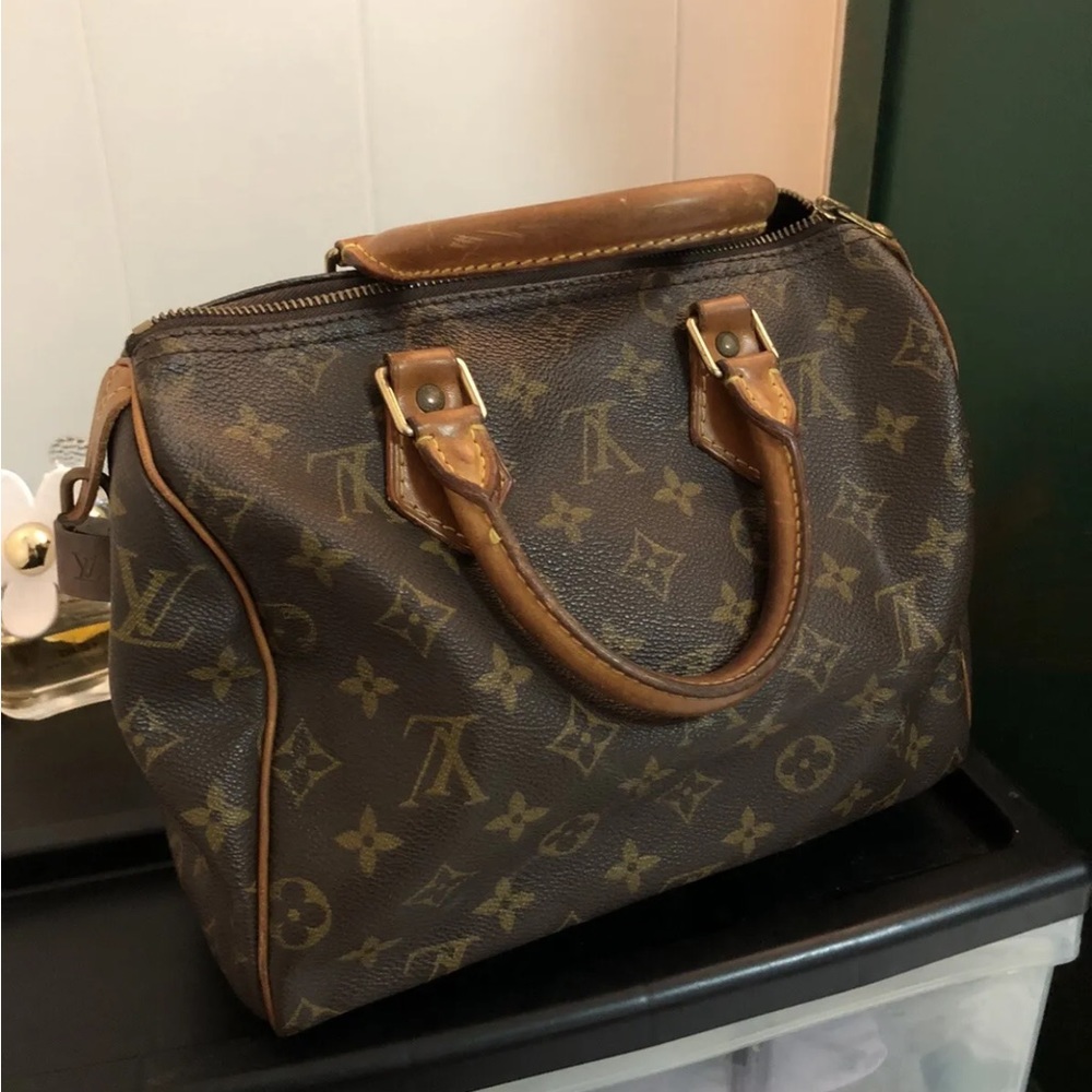 Authentic Louis Vuitton Speedy small